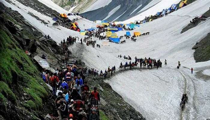 अमरनाथ यात्रा तात्पुरती स्थगित, गुहेजवळ पाण्याचा जोरदार प्रवाह