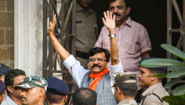 संजय राऊतांना कोर्टात करणार हजर, आरोपपत्रात पत्राचाळ प्रकरणाचा उल्लेखच नाही?