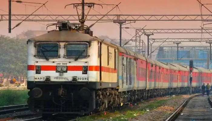 Indian Railway : तुम्हाला माहित आहे एका मिनिटात रेल्वेच्या किती तिकिटांचं होतं बुकिंग?, आकडा वाचून व्हाल थक्क