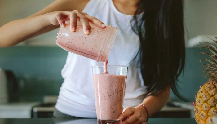 Fruit Shake प्यायला आवडतं? मग आधी त्याबाबत काही गोष्टी जाणून घेणं गरजेचं