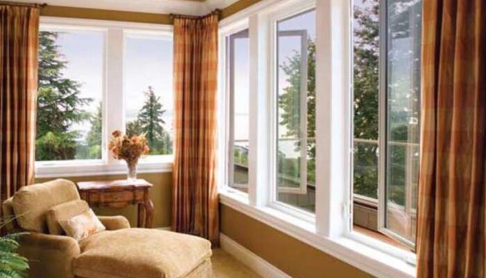 Vastu Tips: घरातील खिडक्या उघडतील तुमचं नशीब, पाहा कोणच्या दिशेला असाव्यात खिडक्या!