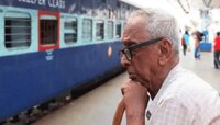 ज्येष्ठ नागरिकांसाठी मोठी बातमी! रेल्वेच्या प्रवासात लवकरच मिळणार सूट...