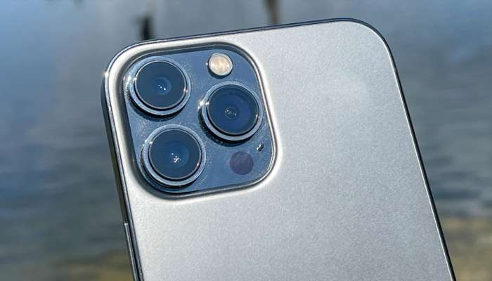 Mobile Camera: मोबाईलच्या डाव्या बाजुला का असतो कॅमेरा, मनोरंजक माहिती जाणून घ्या 