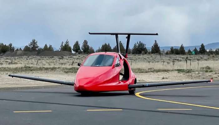 Flying Car: आता ट्रॅफिक जॅमला करा बाय बाय, या कंपनीने बनवली हवेत उडणारी कार… 