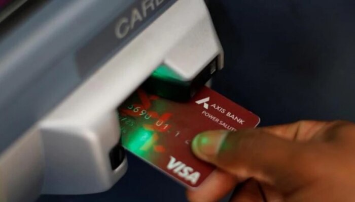 ATM  मधून होणारे व्यवहार मोफत नसतात, एका मर्यादेनंतर व्यवहारांवर आकारले जातात जास्तीचे पैसे