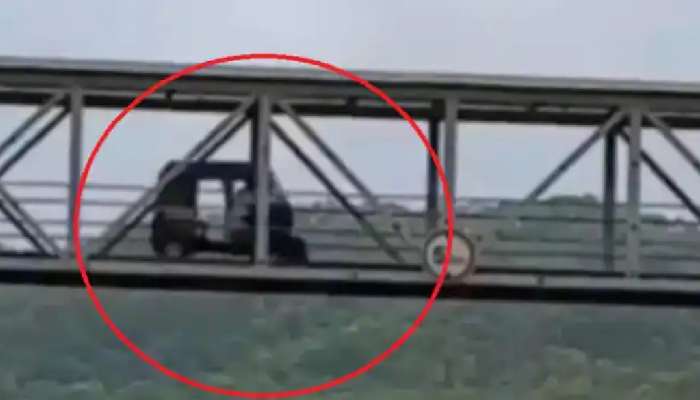Video : नाद करायचा नाय!! युटर्न घेण्यासाठी रिक्षाचालकाचे नसते धाडस