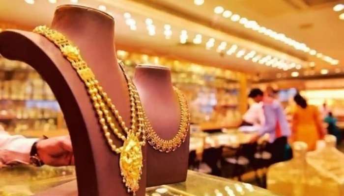 Gold-Silver खरेदी करणाऱ्या ग्राहकांसाठी खुशखबर, एवढ्या रुपयांची झाली घसरण