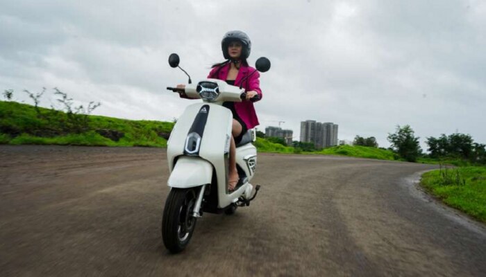 E-Scooter : Ola ला टक्कर देण्यासाठी नवी ई-स्कूटर भारतात लॉन्च, इतकी आहे किंमत