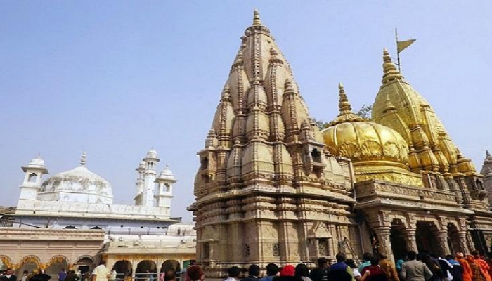देशातील 'हे' एक रहस्यमयी मंदिर; दिवसातून 3 वेळा रूप बदलते 'या' देवीची मूर्ती