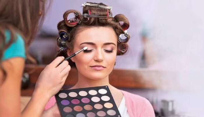  Make up च्या &#039;या&#039; पद्धतीवर तुम्हीही ठेवता विश्वास? वाचा काय आहे नेमकी पद्धत