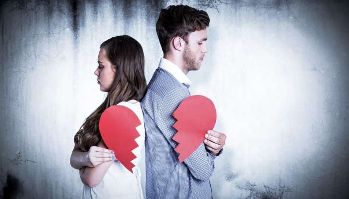 रिलेशनशिपमध्ये Breakup झाल्यानंतर तरूणी काय करतात? जाणून घ्या 