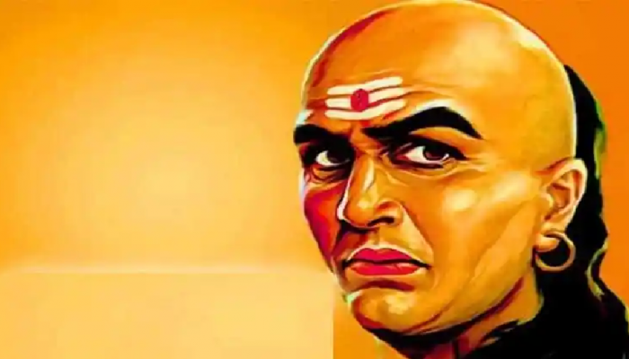 Chanakya Niti: शत्रूपेक्षा अधिक धोकादायक असतात 'या' व्यक्ती