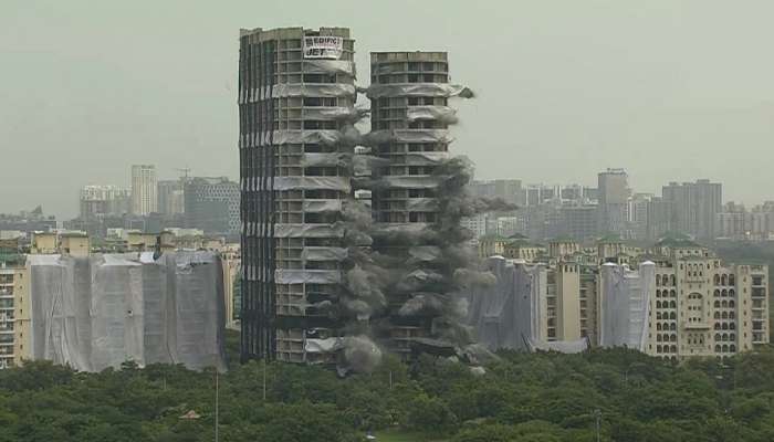 Supertech Twin Tower : अवघ्या 9 सेकंदात संपूर्ण टॉवर पत्त्यासारखा कोसळला, पाहा Photo
