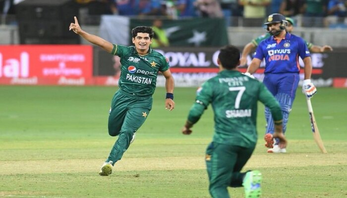 #IndVsPak: भारत जिंकला पण चर्चा पाकिस्तानच्या &#039;या&#039; बॉलरची, विराटसारखीच त्याचीही कहाणी