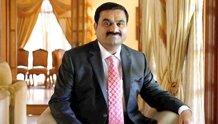 भारतासोबतच जगभरातल्या श्रीमंत व्यक्तींना मागे टाकत, गौतम अदानींनी (Gautam Adani) मारली बाजी