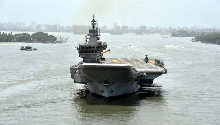 IAC Vikrant : नौदलात दाखल होणार पहिली &#039;मेड इन इंडिया&#039; विमानवाहू युद्धनौका;  पाहा Video