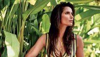 वयाच्या 52 व्या वर्षीही 'ही' मॉडेल खूपच हॉट... फोटोंनी वाढवलं internet sensation 