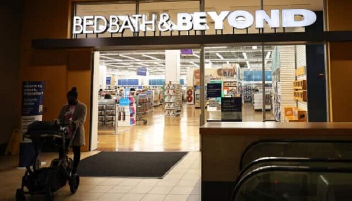 धक्कादायक! Bed Bath And Beyond च्या CFO चा इमारतीवरून पडून मृत्यू