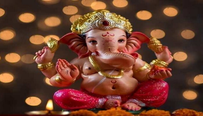 Ganesh Visarjan 2022: गणपत्ती विसर्जनाच्या वेळी या मंत्राचे करा जप, आयुष्यभर सुखात आणि आनंदात रहाल