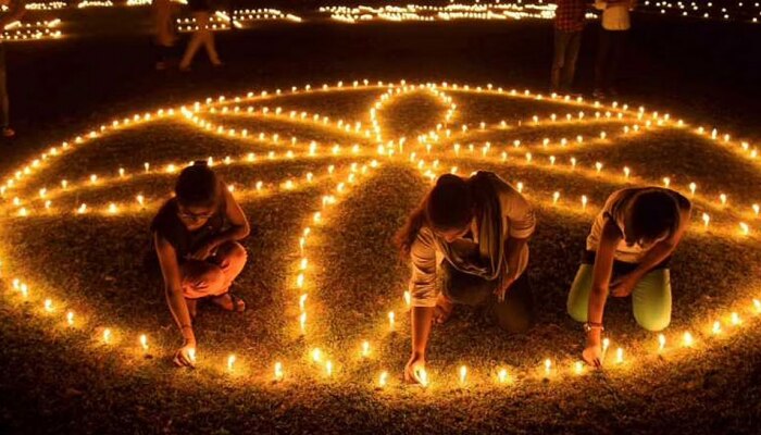 Diwali 2022: आली दिवाळी... यंदा कधीये दिवाळी, काय आहे लक्ष्मीपूजनाचा मुहूर्त? पाहा... 