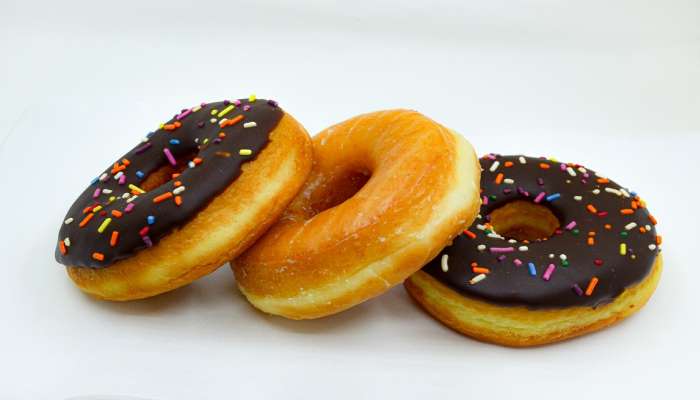 तुम्ही खात असलेल्या Donut मध्ये का असतो Hole? कधी विचार केलाय का?