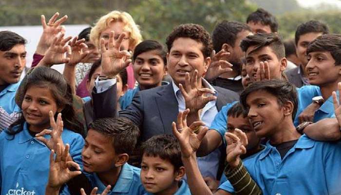 Sachin Tendulkar : जेव्हा &#039;त्या&#039; 55 लहान मुलांनी सचिनला पहिल्यांदाच खेळताना पाहिलं; बातमी थेट बालपणीच्या दिवसांत नेणारी...