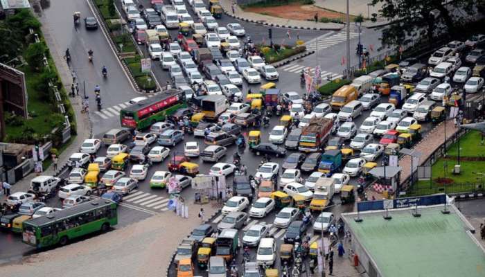 Traffic ने बना दी जोडी ! ट्राफिक जाम झाले, तो तिच्या प्रेमात पडला आणि मग..., यांची प्रेमकहाणी सिनेमा स्टोरीपेक्षा कमी नाही!