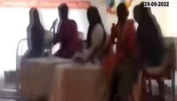 Video | निरोध पण देवू का? आयएसएस ऑफिसरकडून विद्यार्थींनीला विचारणा
