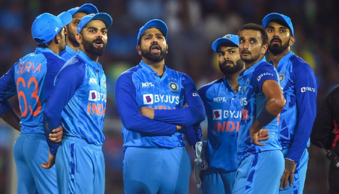 टीम इंडिया ऐनवेळी बदलणार WC ची टीम? 'या' खेळाडूंचं नाव चर्चेत