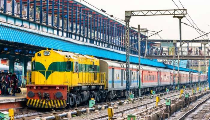 Indian Railways : देशातल्या &#039;या&#039; रेल्वे स्थानकाचं नाव वाचताना बोबडी वळेल, स्पेलिंगही बघा किती मोठी 