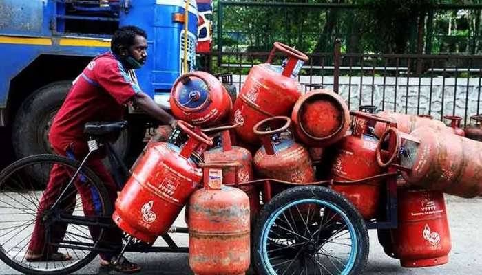 LPG Price : LPG गॅस झाला स्वस्त, जाणून घ्या किती रुपयांना मिळणार सिलिंडर