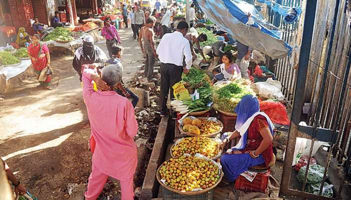 मुंबईतला फेरीवाला आहे दहा कोटी रूपयांचा मालक... कसा? वाचून तुम्हाला बसेल धक्का