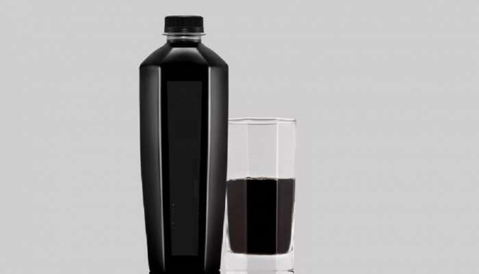 Black Water : सेलिब्रिटी पीत असलेल्या काळ्या पाण्यामध्ये नक्की असतं तरी काय जाणून घ्या...