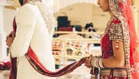विवाहित मुलीचे लग्नानंतरही बॉयफ्रेंडसोबत अनैतिक संबंध, बापाने जे केलं त्याने गाव हाद