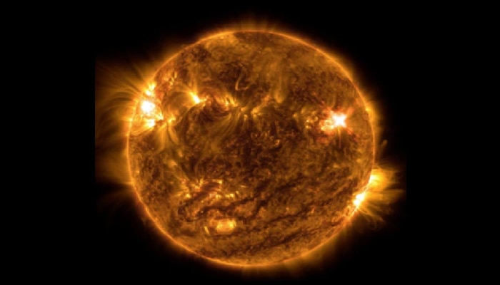 NASA ने शेयर केले Solar Flare चे अद्भुत फोटो, पृथ्वीवर काय होणार परिणाम?