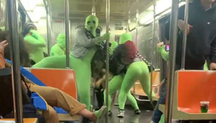 Metro मध्ये विचित्र कपडे घालून महिलांचा धुडगूस, प्रवाशांना लुटल्याचा Video Viral