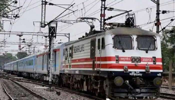 रेल्वे प्रवास महागला; 'या' गाड्यांच्या तिकीटांमध्ये भाडेवाढ 