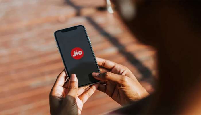 5G Network: Jio 5G तुमच्या स्मार्टफोनवर सुरू करायचंय? या सोप्या स्टेप्स फॉलो करा 