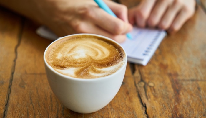 Coffee Benefits : दररोज सकाळी &#039;कॉफी&#039; प्यायल्याने आरोग्याला होतात फायदेच फायदे