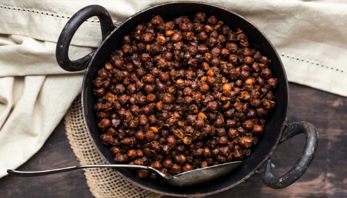 Boiled Black Gram: दिवसा खाऊन पहा काळे हरभरे... होतील &#039;हे&#039; फायदे