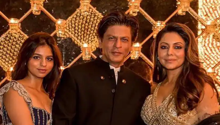 एकमेकांच्या मिठीत शाहरुख-गौरी; Suhana Khan च्या पोस्टने वेधलं अनेकांचं लक्ष 