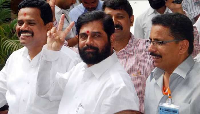 CM एकनाथ शिंदेंची पहिली प्रतिक्रिया, बाळासाहेबांचा फोटो शेअर करत म्हणाले...