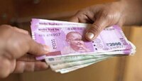 आई आजारी असताना अनोळखी व्यक्तीने केली होती मदत, मुलाने दीड वर्षानंतर अशी केली परतफेड