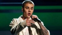 Justin Bieber ची Ex-Girlfriend दिसली त्याच्या बायकोसोबत...