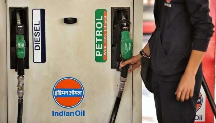 Petrol-Diesel Price:  दिवाळीत पेट्रोल-डिझेलचे दर किती रुपयांनी घसरले? पाहा तुमच्या शहरातील किंमत