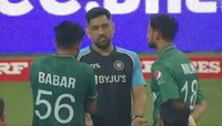  Ind vs Pak सामन्यानंतर बाबर आझमच्या ‘त्या’ कृतीने सर्वांना आठवला धोनी