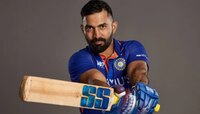T20 World Cup : ऑस्ट्रेलियात दिनेश कार्तिकच्या वडिलांनी जिंकली मनं