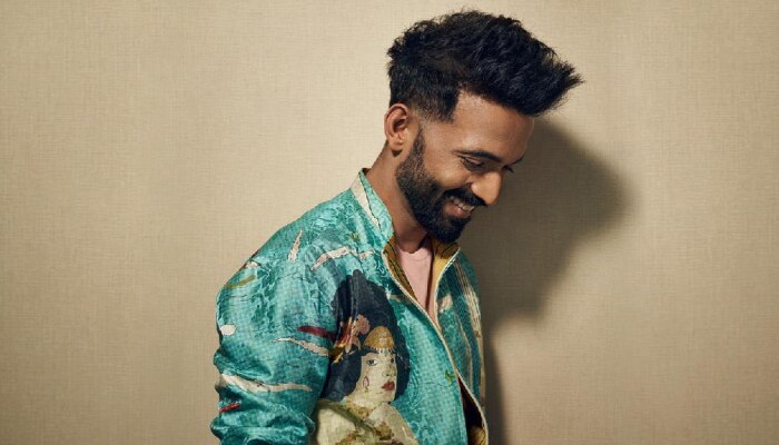 Ajinkya Rahane रात्रीच्या वेळेस करतोय &#039;हे&#039; काम, व्हीडिओ सोशल मीडियावर व्हायरल