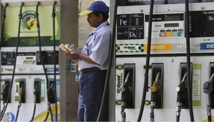 Petrol Price Today: कच्च्या तेलाच्या किमतीत घसरण, मात्र पेट्रोल-डिझेलचे दर जैसे थे   