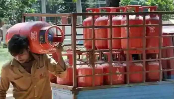 LPG Gas Rates: महागाईतून दिलासा, LPG सिलेंडर &#039;इतक्या&#039; रुपयांनी स्वस्त, हे आहेत नवे दर 